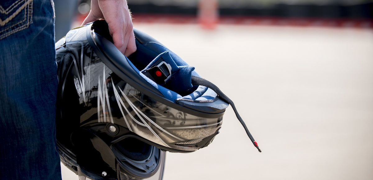 Cuándo cambiar el casco de moto. ¡TU CASCO CADUCA! Consejos Cuándo cambiar el casco de moto. ¡TU CASCO CADUCA! Consejos