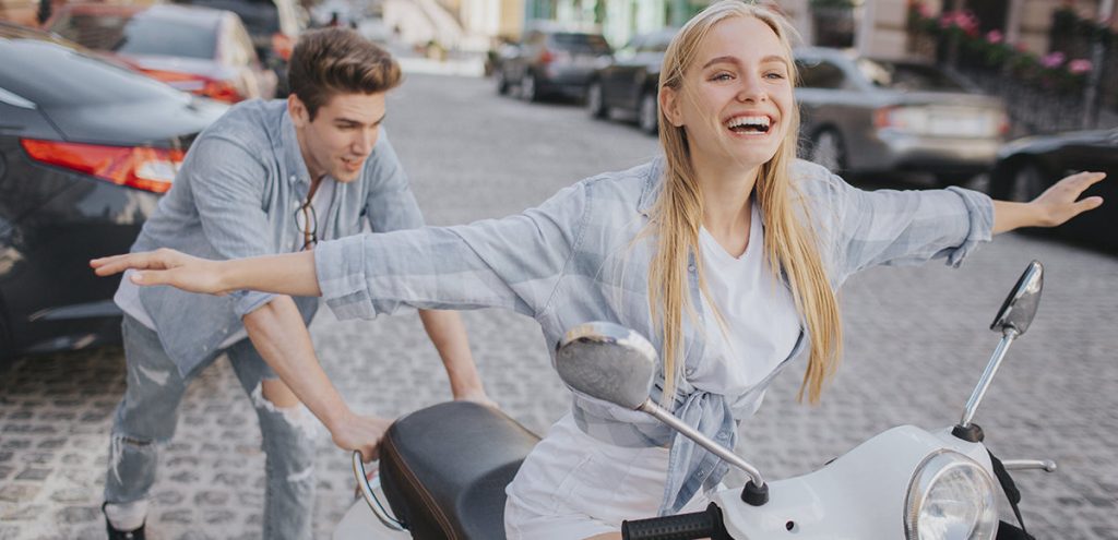 como arrancar moto sin bateria