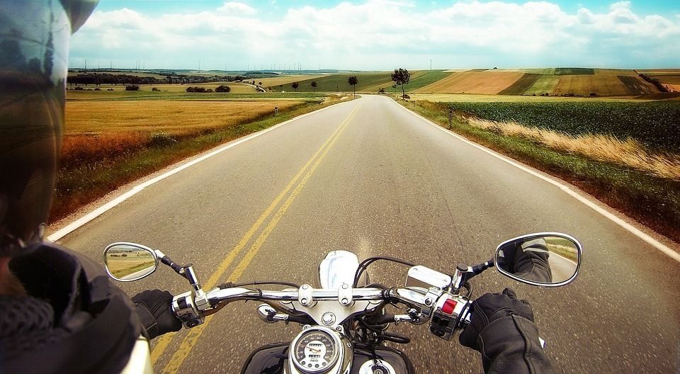 Viajar en moto por España solo