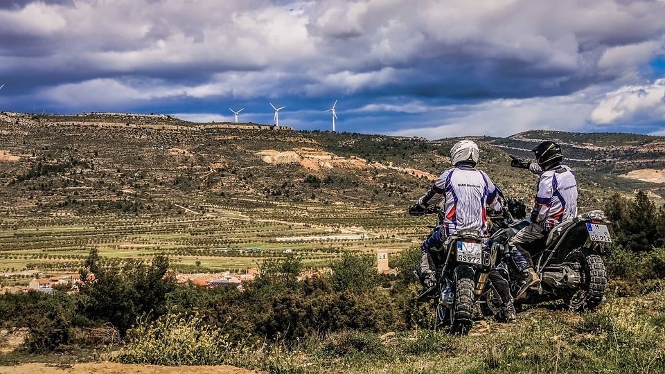 Viajar en moto desde España