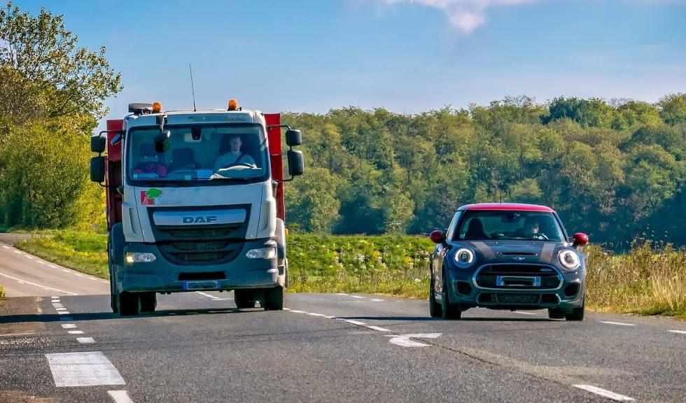 Adelantamientos en carreteras convencionales