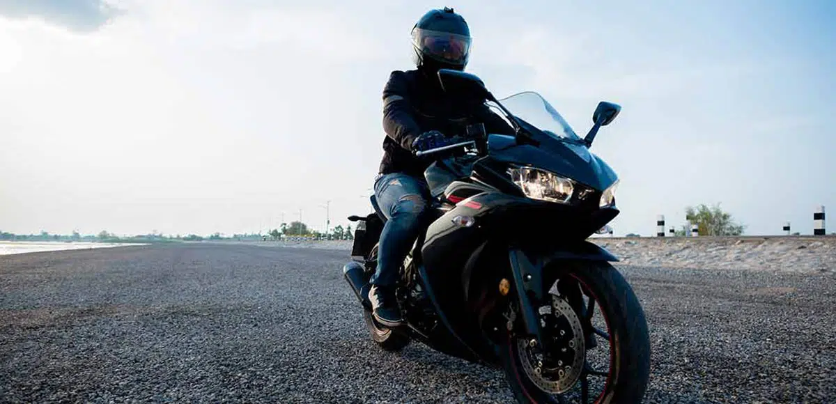 Cómo conducir una moto manteniendo la distancia de seguridad - Pont Grup