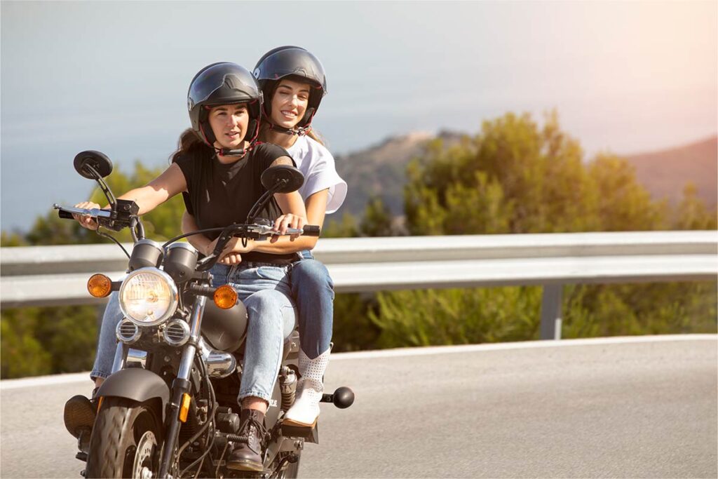 cuáles son las 5 mejores motos para viajar en pareja - Pont Grup