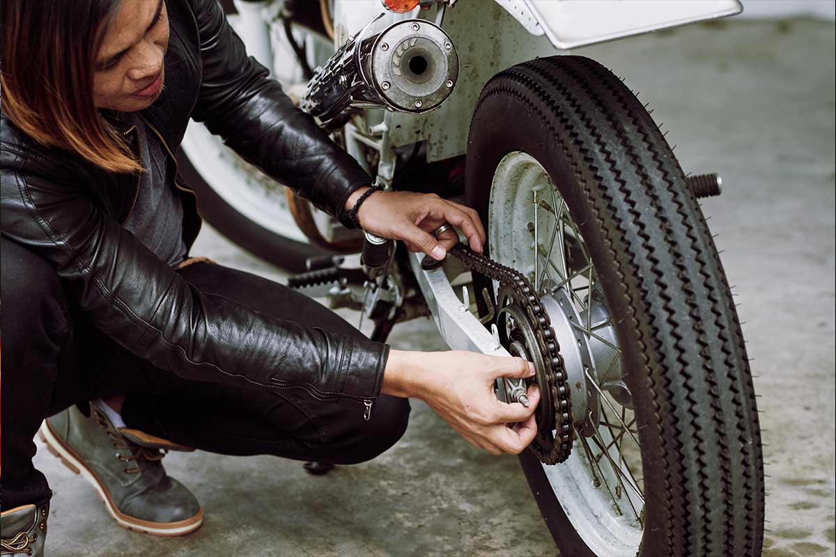 tensar la cadena de moto Pont Grup