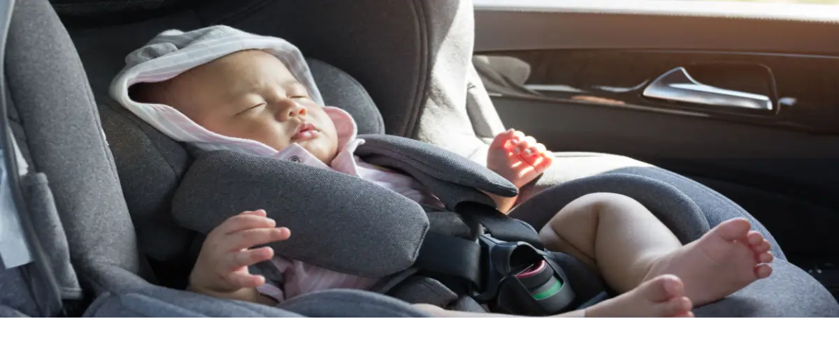cómo llevar a un recién nacido en el coche