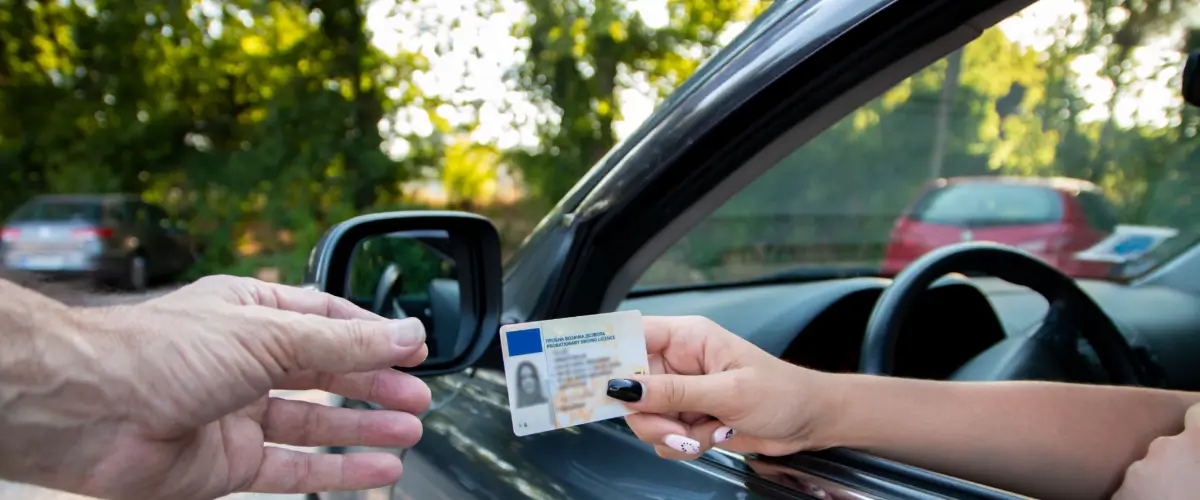 es obligatorio llevar el carnet de conducir